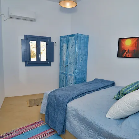Blue House Apartment *
